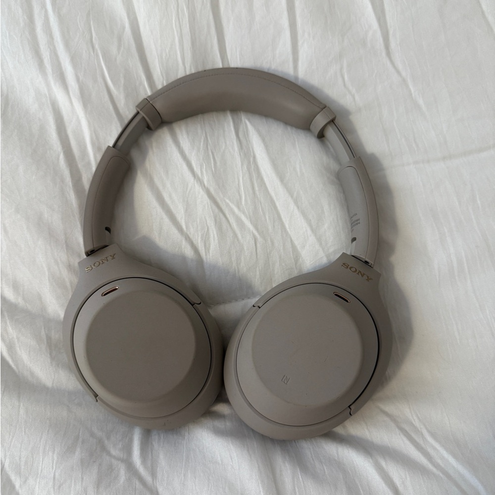 Sony WH-1000XM4 Gray Wireless Noise-Cancelling Headphones